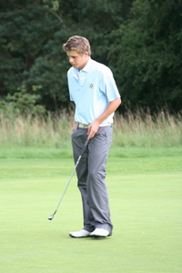 Oliver%20putting